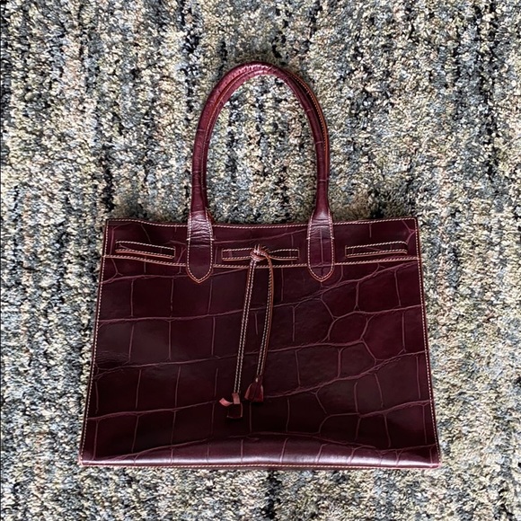 Dooney & Bourke Handbags - Dooney & Bourke Leather Tote